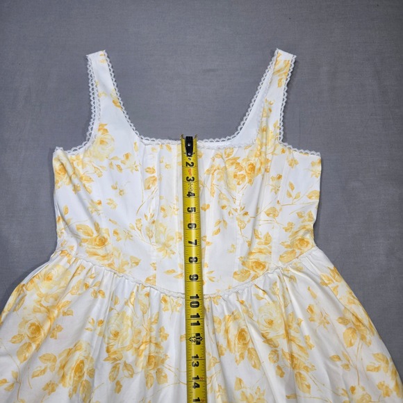 WAYF Desi Corset Midi Dress Small White Yellow Floral Lace Trim Milkmaid Size S - Picture 12 of 13